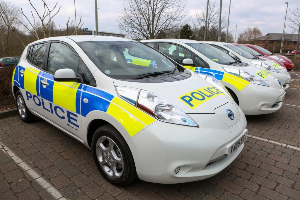 Електромобилите създават трудности на полицията в Англия - al glospolice 220316 061 1024x683 1