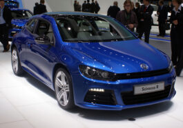 Защо да изберете Volkswagen Scirocco? - blue vw scirocco iii r fr iaa 2009