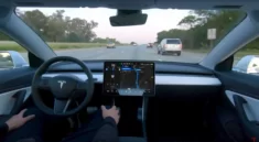 Tesla с нови подобрения в програмата за автономно шофиране - tes
