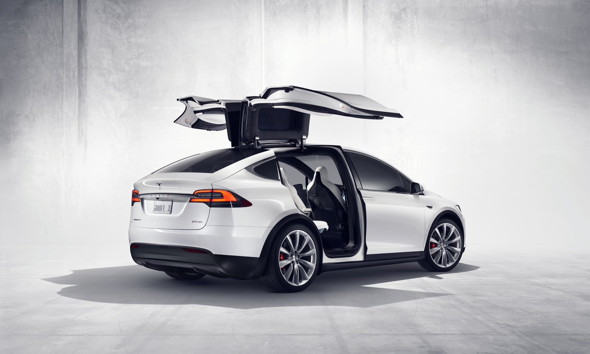 Tesla Model X – най-бързият SUV в света