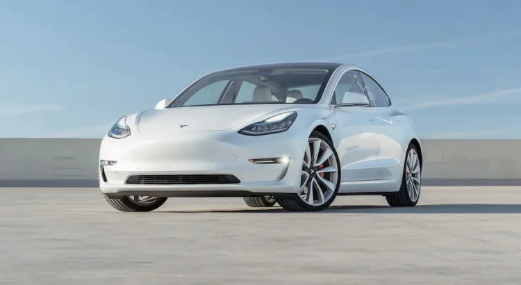 Tesla намеква за нов компактен EV