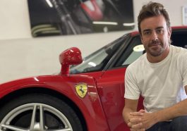 Фернандо Алонсо се разделя със своето Ferrari Enzo - fernando alonso ferrari enzo 1