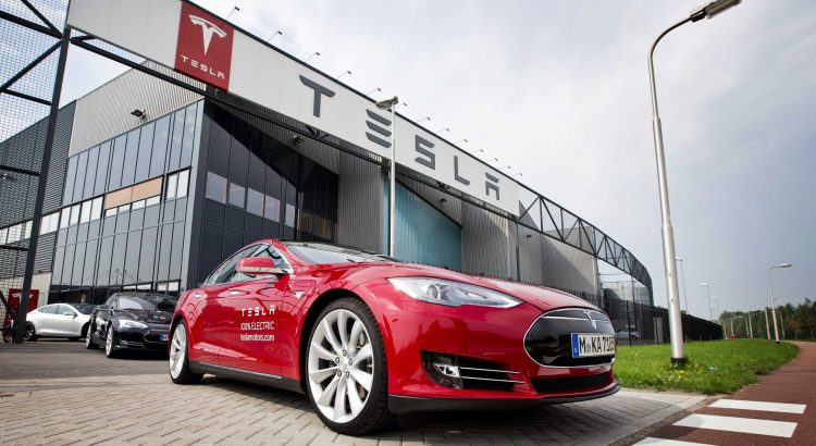 Tesla изтегля над 1,1 млн. електрически превозни средства от Китай
