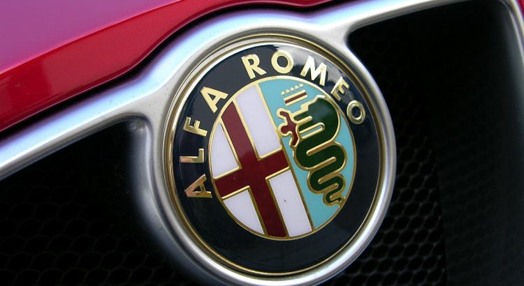 Alfa Romeo загатна за дебют на интересен автомобил - alfa romeo 8c spider flickr the car spy 2