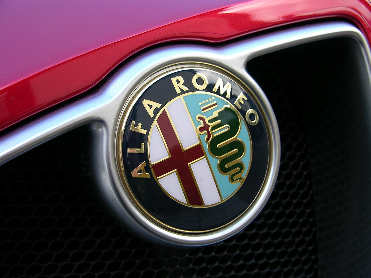 Alfa Romeo загатна за дебют на интересен автомобил - alfa romeo 8c spider flickr the car spy 2