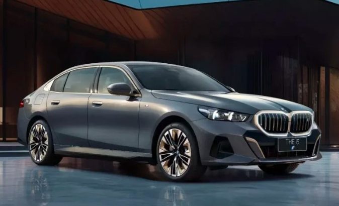 BMW представи седан от пета серия за Китай