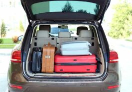 ARRANGEMENT OF LUGGAGE IN A CAR TRUNK