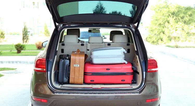 ARRANGEMENT OF LUGGAGE IN A CAR TRUNK