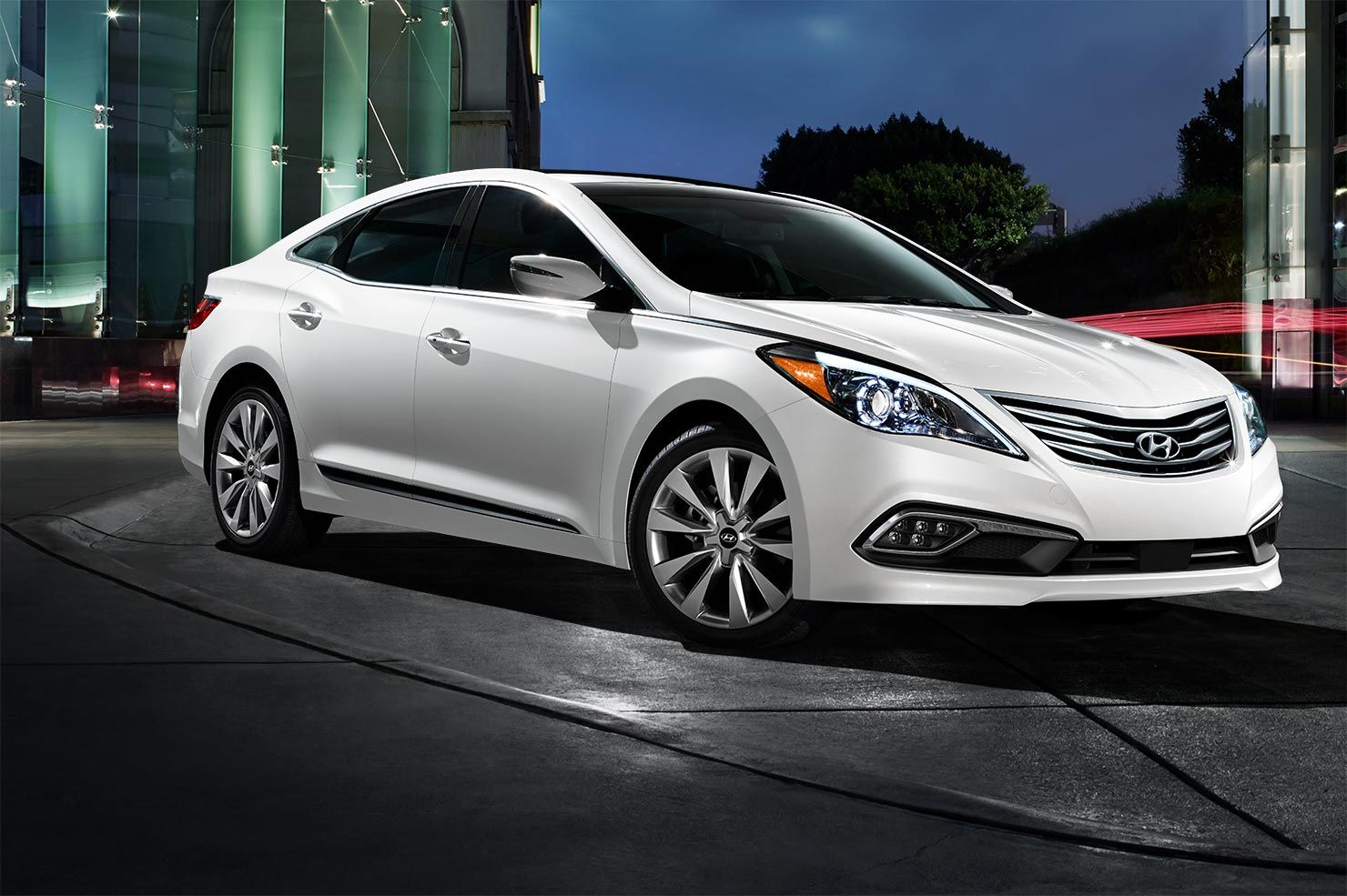 5 affordable luxury cars