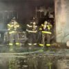 Мъж се вряза с кола в пощенски клон в Калифорния и предизвика пожар