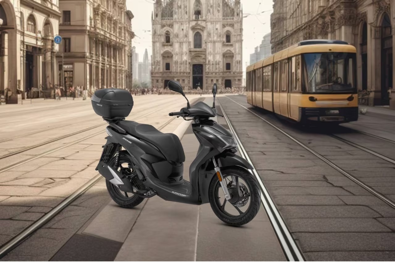 SQ16 scooter of the QJ Motor brand