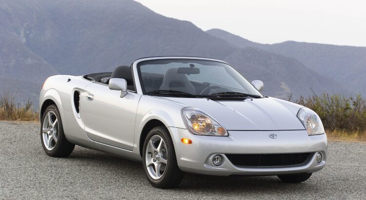 Toyota не бърза с MR2