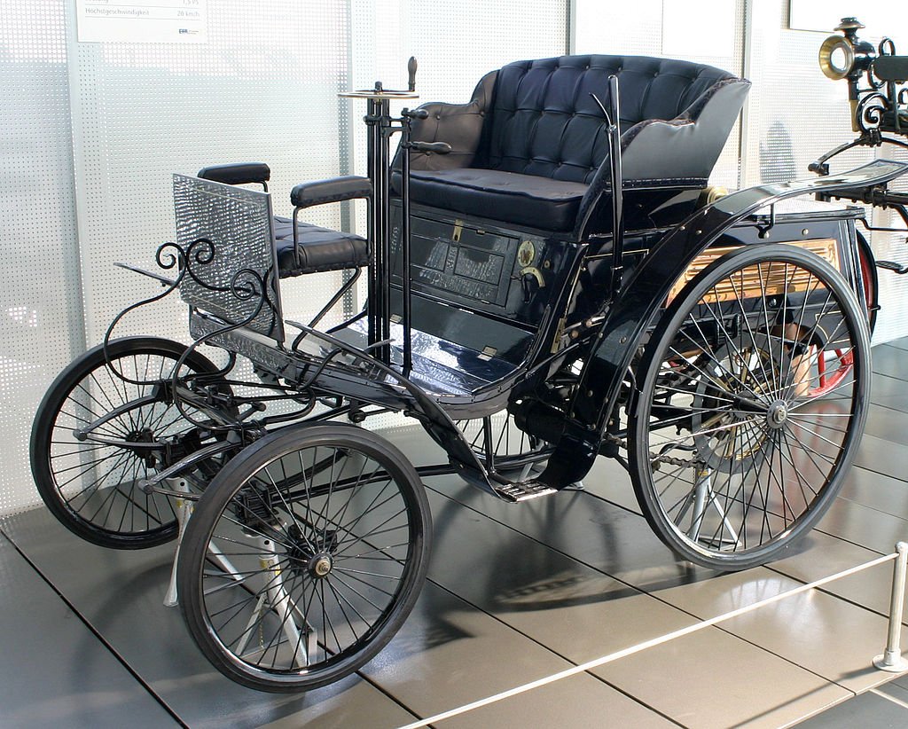 Първата глоба, първият инцидент – връщаме се назад във времето - 1024px benz velo