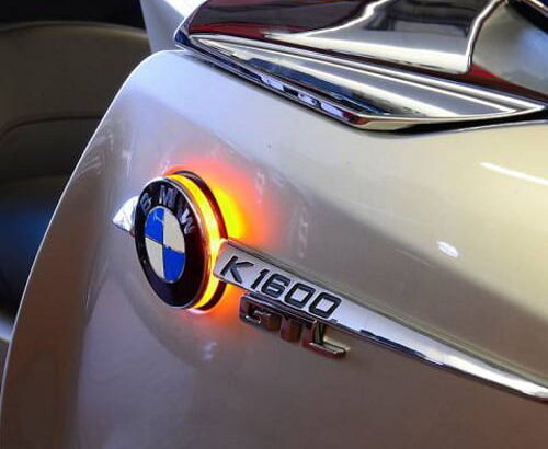 BMW напомня: Пускайте мигача, когато завивате - migach