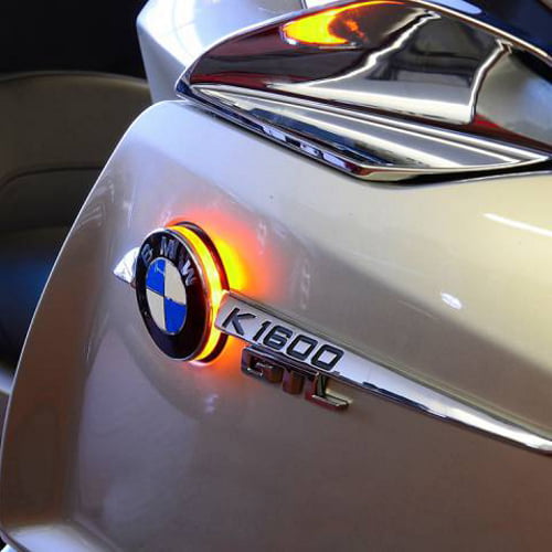 BMW напомня: Пускайте мигача, когато завивате - migach