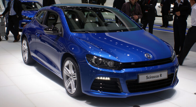 Защо да изберете Volkswagen Scirocco? - blue vw scirocco iii r fr iaa 2009