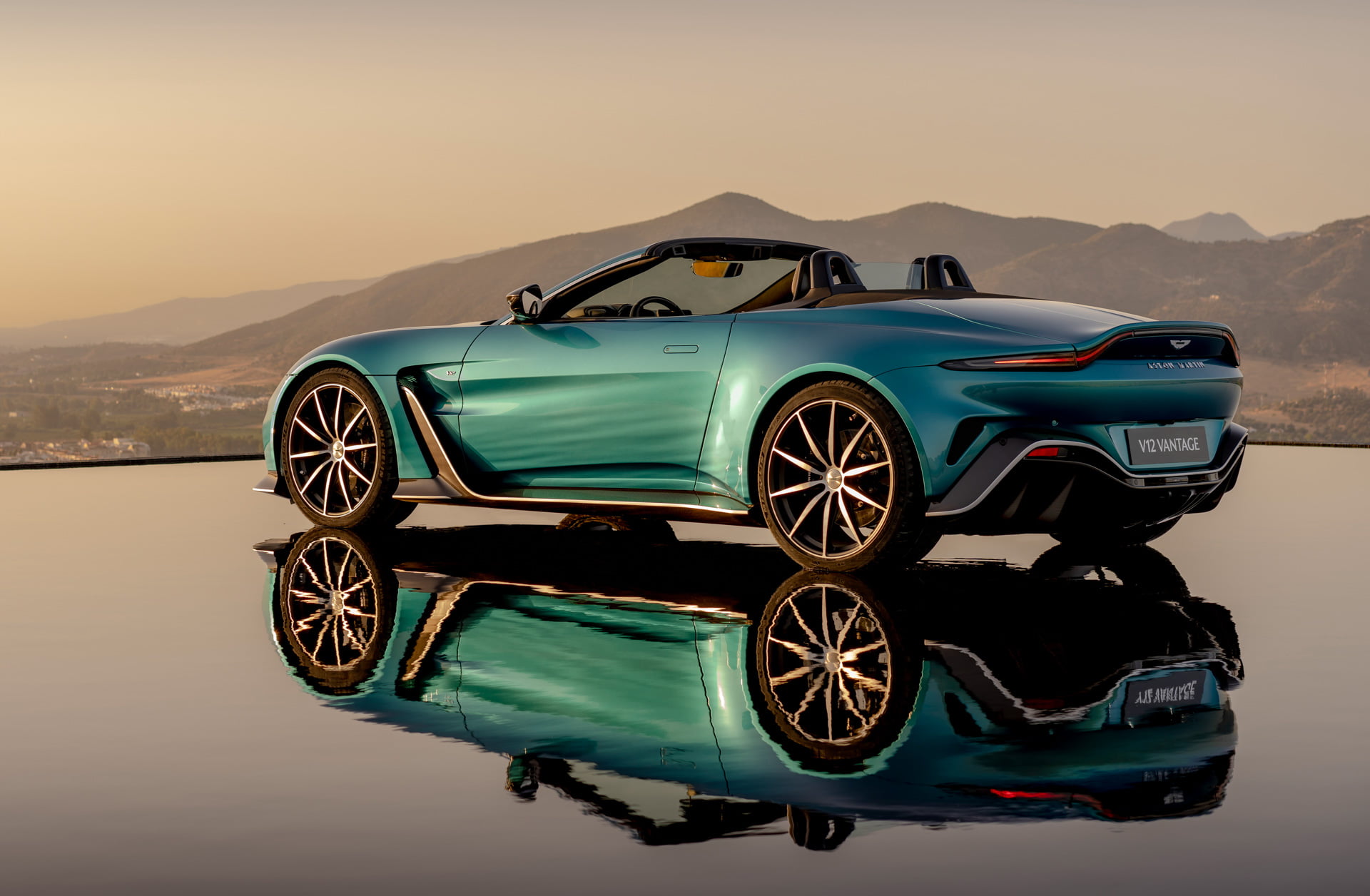 Aston Martin и Geely – ще бъде ли партньорството им успешно? - geely