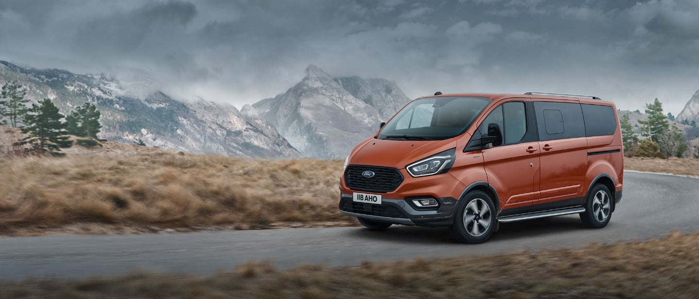 Ford Tourneo Custom идва през 2023 г. - модерен и просторен - ford