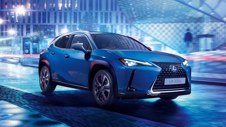 Toyota прави Lexus UX 300e с изкуствена ръчна трансмисия -