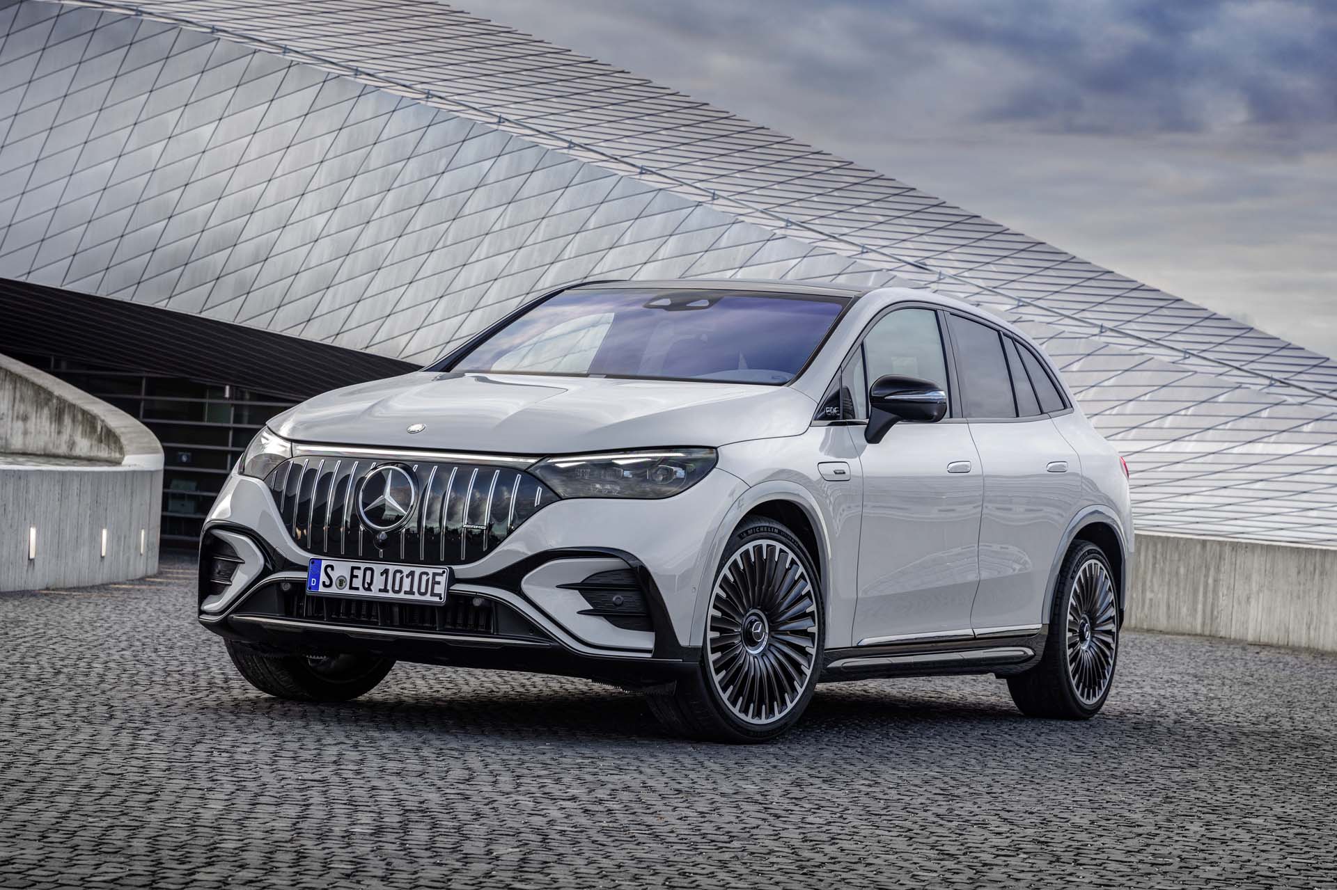 Mercedes-Benz EQE - новият съперник на BMW iX и Tesla Model 3 - suv