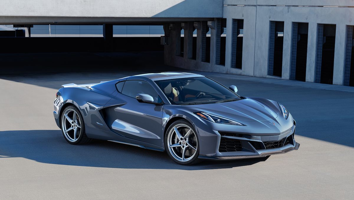 Новият Chevrolet Corvette е бърз и мощен - cor