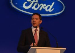 Aston Martin наема бивш шеф на Ford - ford stevenarmstrong 720x540 1