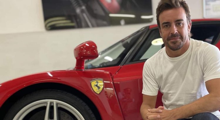 Фернандо Алонсо се разделя със своето Ferrari Enzo - fernando alonso ferrari enzo 1