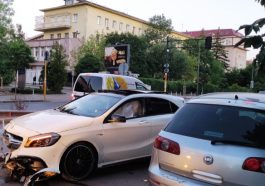 Кола помете 5 паркирани автомобила в София - parkirani koli