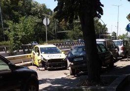 Тежък инцидент: Такси помля четири коли в София - taksi 1