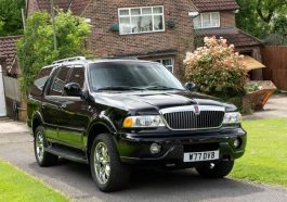 Вижте на каква цена се продава бившият Lincoln Navigator на Дейвид Бекъм - v1edyah3ghg8qqowrg5reob1pgfoxiop1irpnzpc