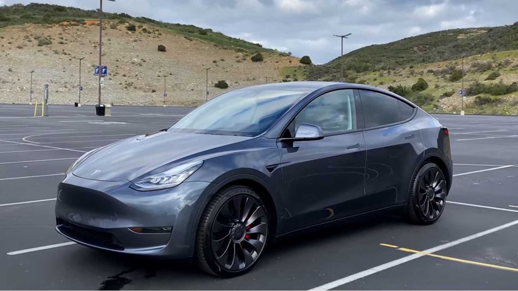 TESLA MODEL Y