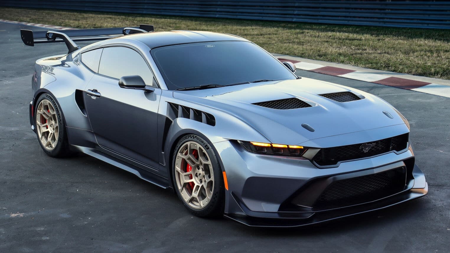 Над 7500 души искат новия Ford Mustang GTD - mustang gtd on track 4 1