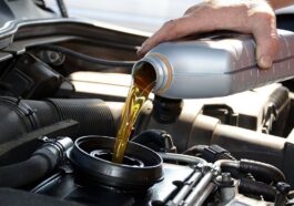 Как цвят трябва да е маслото на двигателя, когато се смени 1 Car oil change
