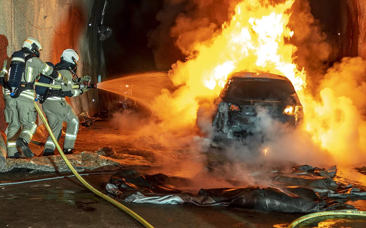 electric car burns