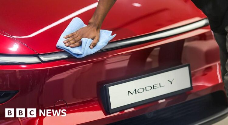 Tesla обещава по-достъпни модели на фона на финансови трудности