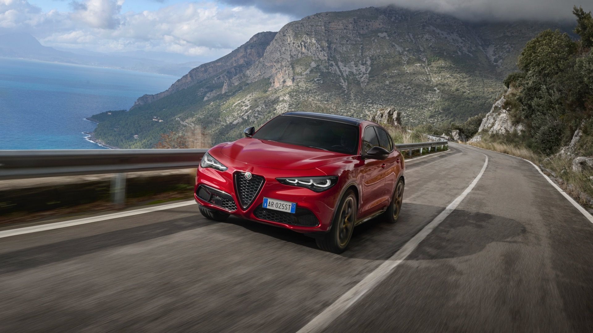 Alfa Romeo Stelvio
хибридна версия
Dodge Charger