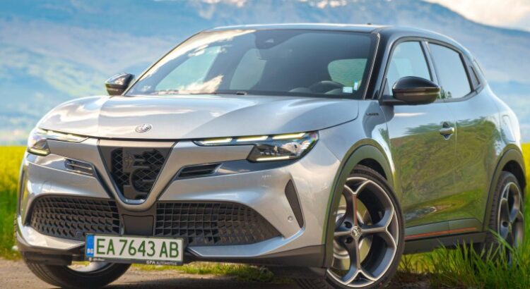 Първи впечатления: Alfa Romeo Junior Elettrica Veloce