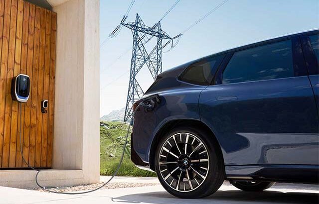 BMW и E.ON стартират първата комерсиална Vehicle-to-Grid услуга в Германия