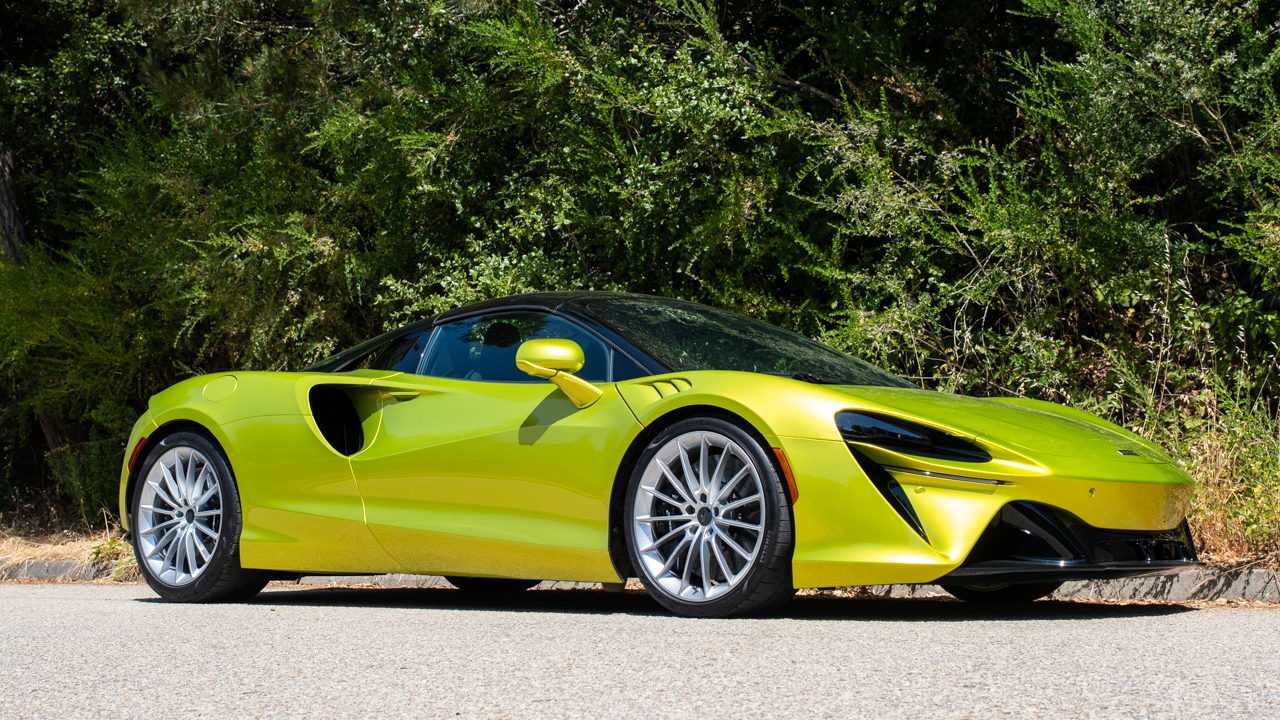 McLaren Artura Spider