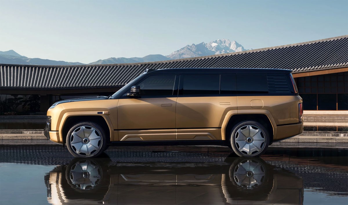 BYD Yangwang U8