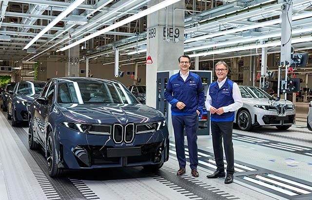 Серийното производство на новото BMW iX3 започва в края на октомври в завода в Дебрецен