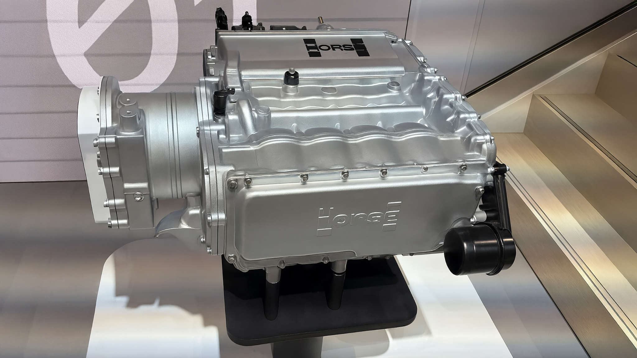 Horse Powertrain представя своята компактна технология за удължаване на пробега