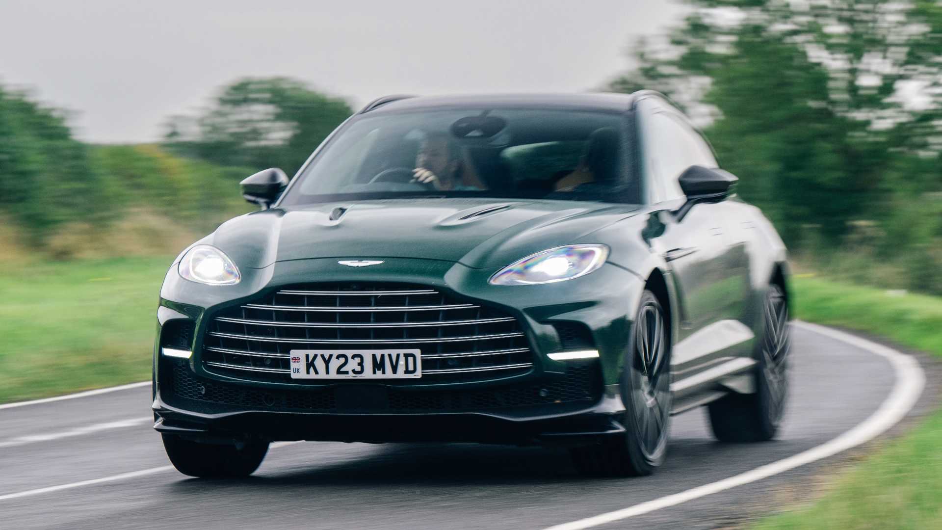 Aston Martin DBX707