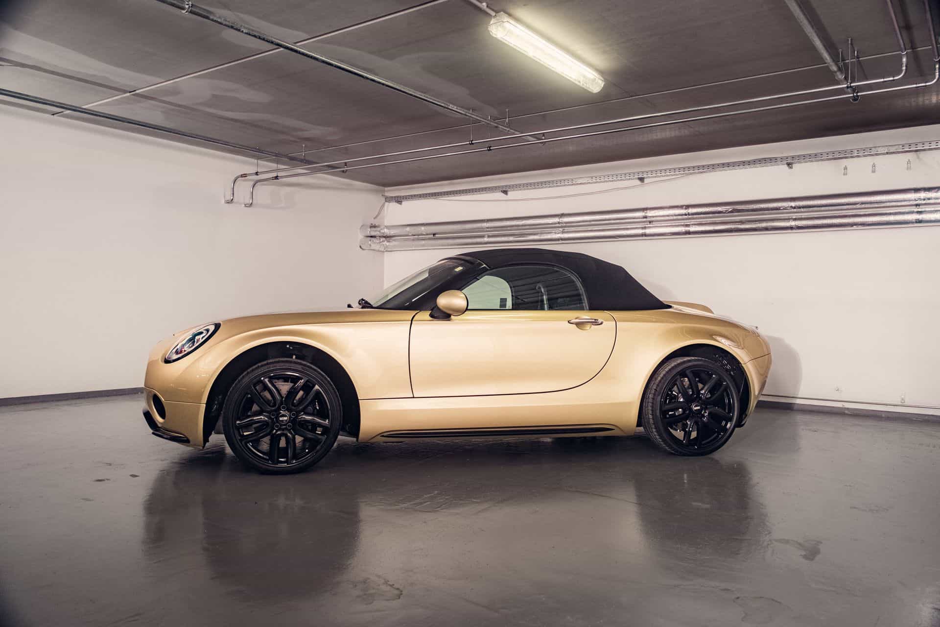 Появи се нов златист прототип на MINI Superleggera