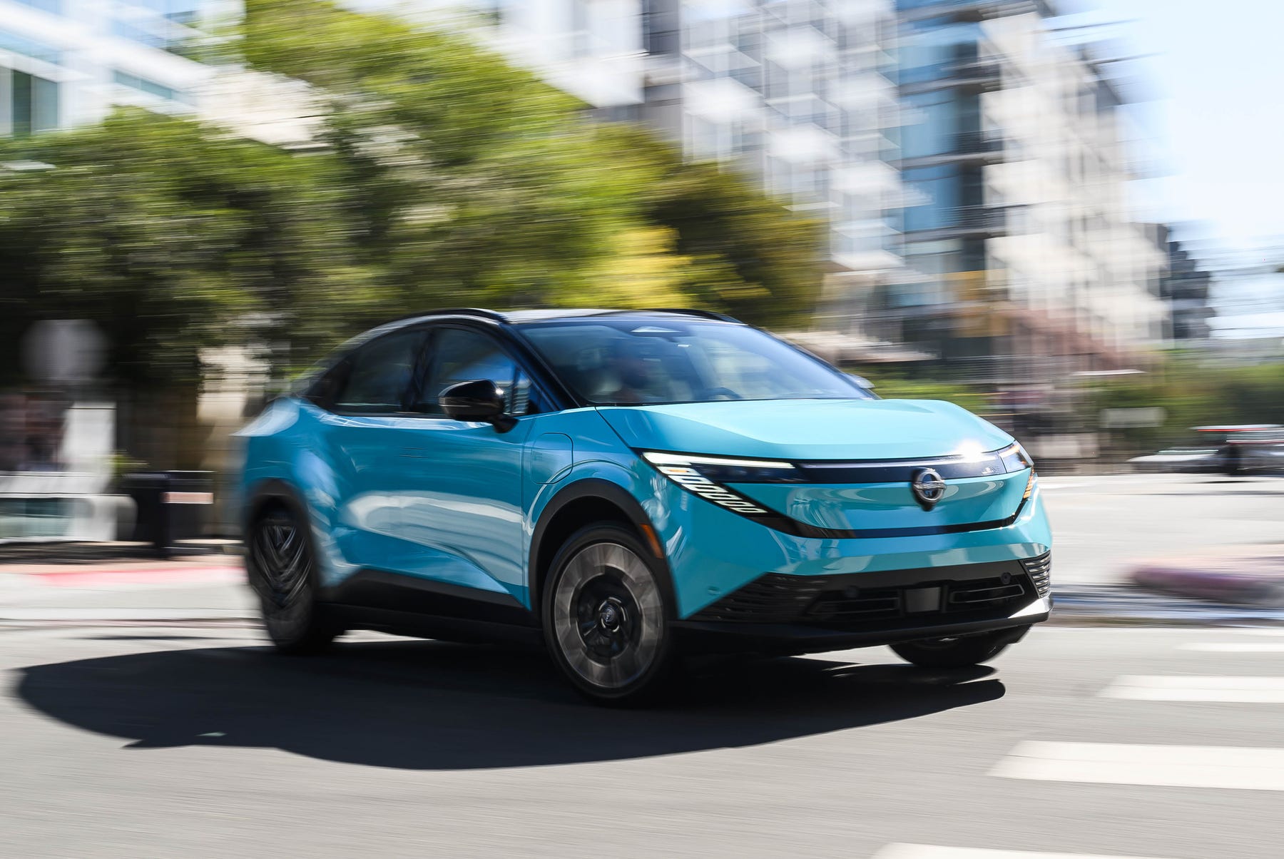 Новият Nissan Leaf за 2026 г.: Повече стил и пробег над 480 км 7 Nissan Leaf