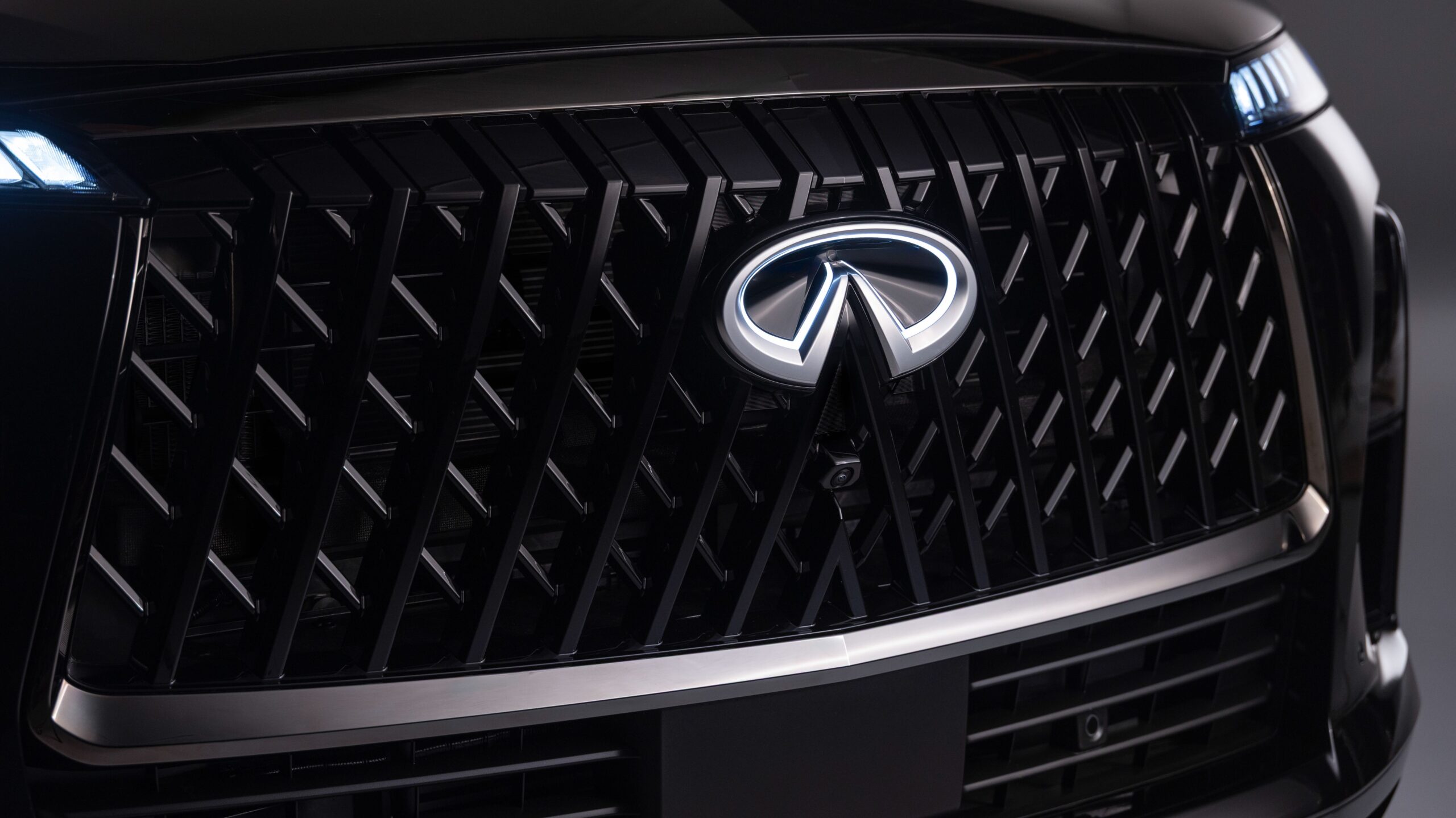 Планът за завръщане на Infiniti включва хибриден SUV и спортен седан 4 Infiniti