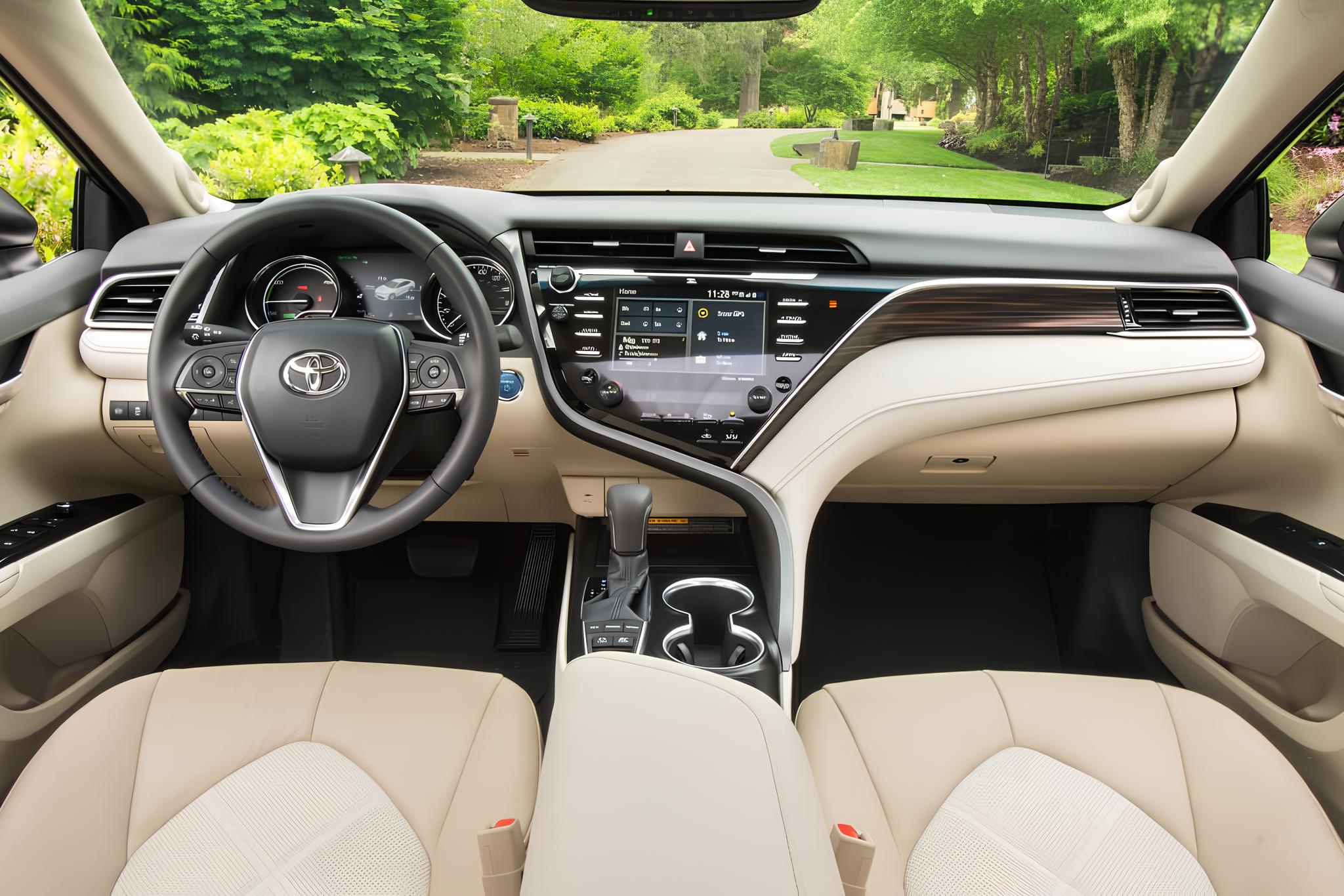 Новата Toyota Camry вече е само хибрид с разход под 4 л/100 км 4 Toyota Camry