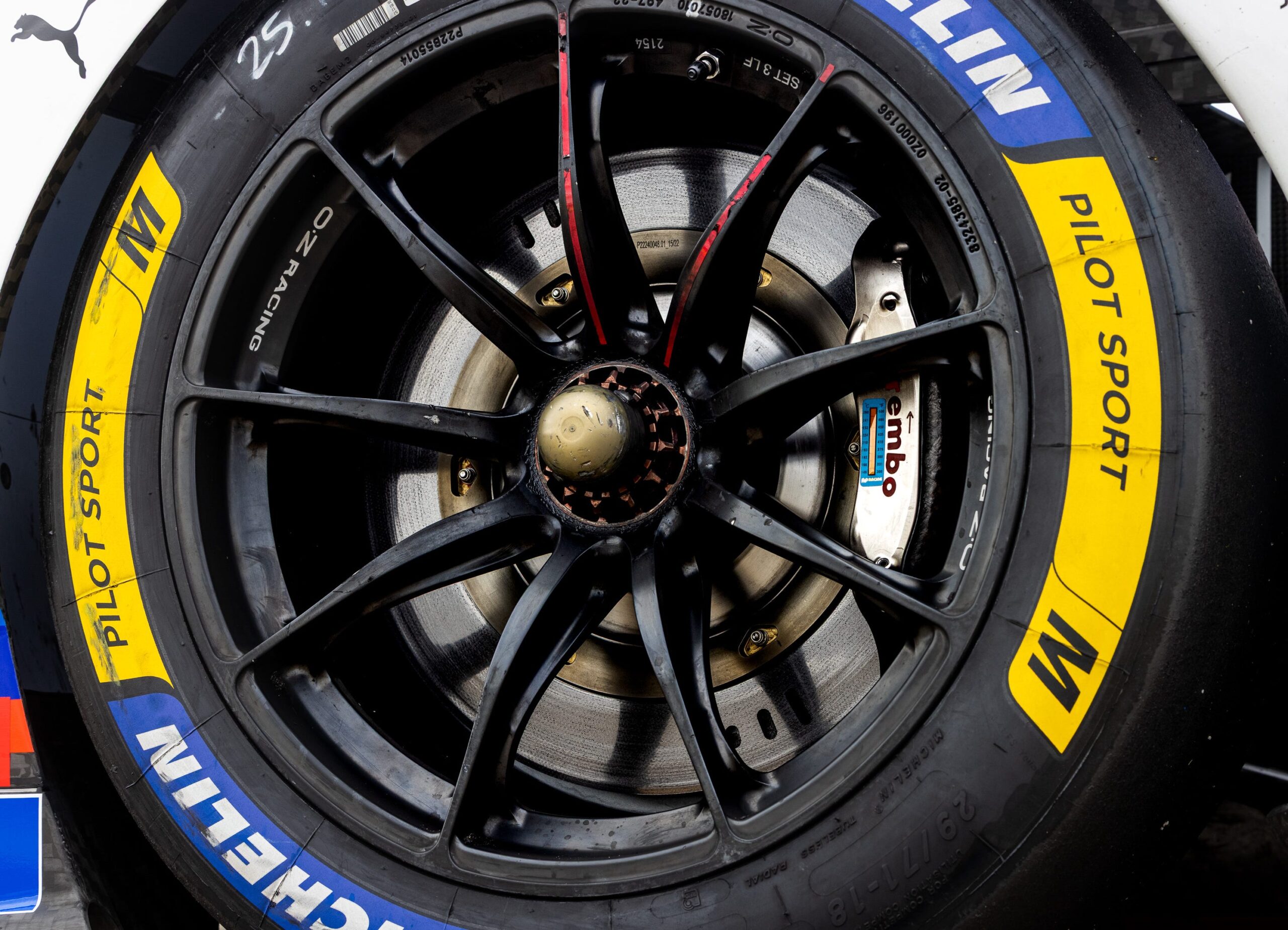 Как "пухкави понички" се превръщат в спирачките Brembo за най-бързите коли в света 4 Brembo