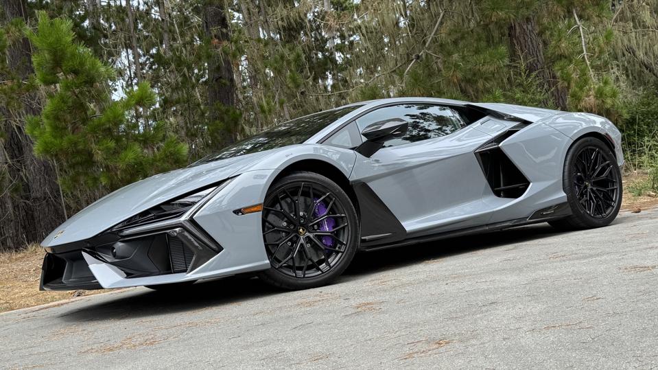 Първи впечатления от новото Lamborghini Revuelto: Първият хибрид на марката 4 Lamborghini Revuelto