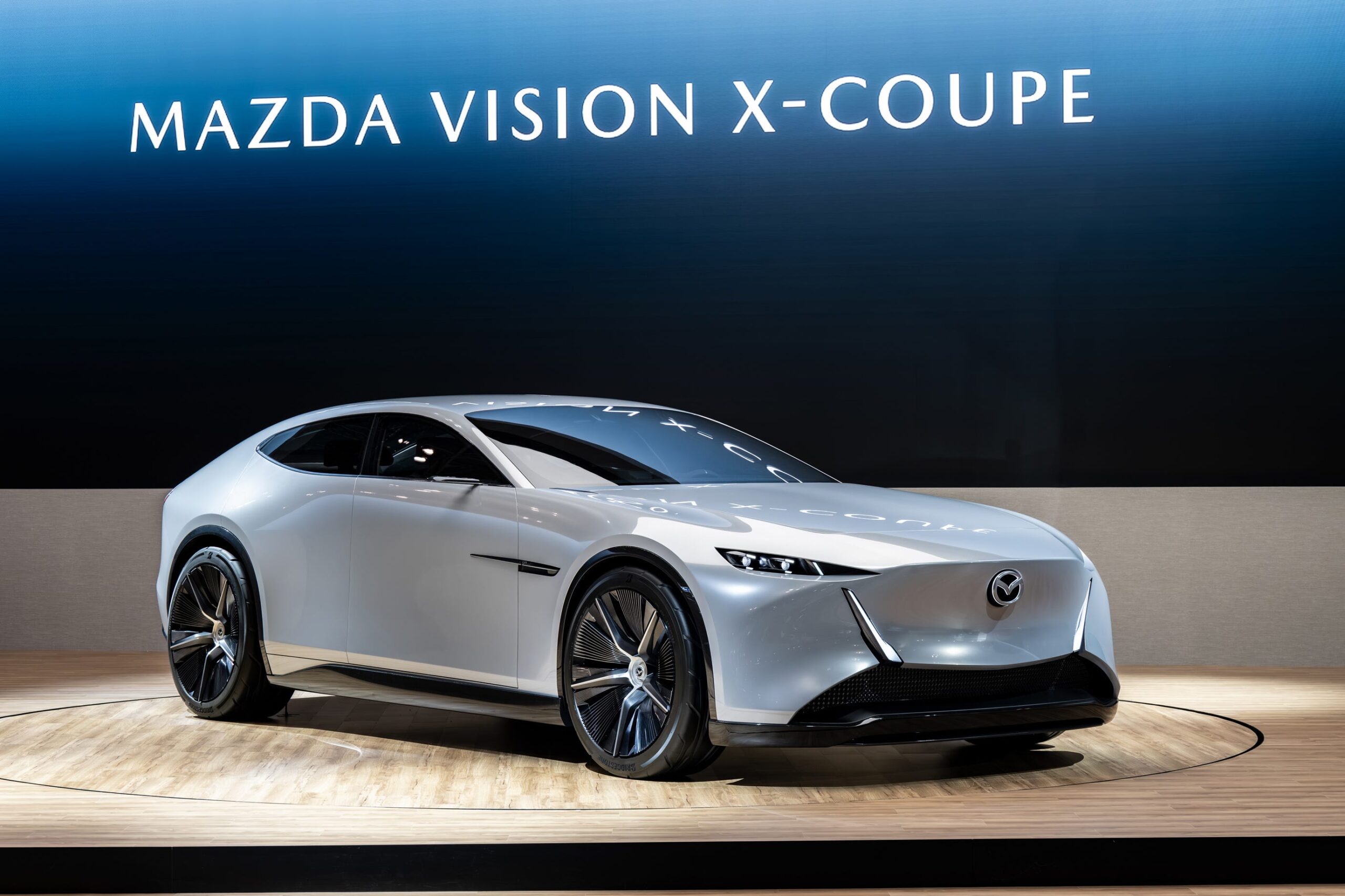 Mazda Vision X-Coupe е хибридно купе с четири врати и роторен двигател 6 Mazda Vision X-Coupe